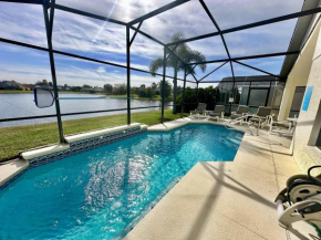 EP1015SEL - 4 bedrooms pool home on a lake